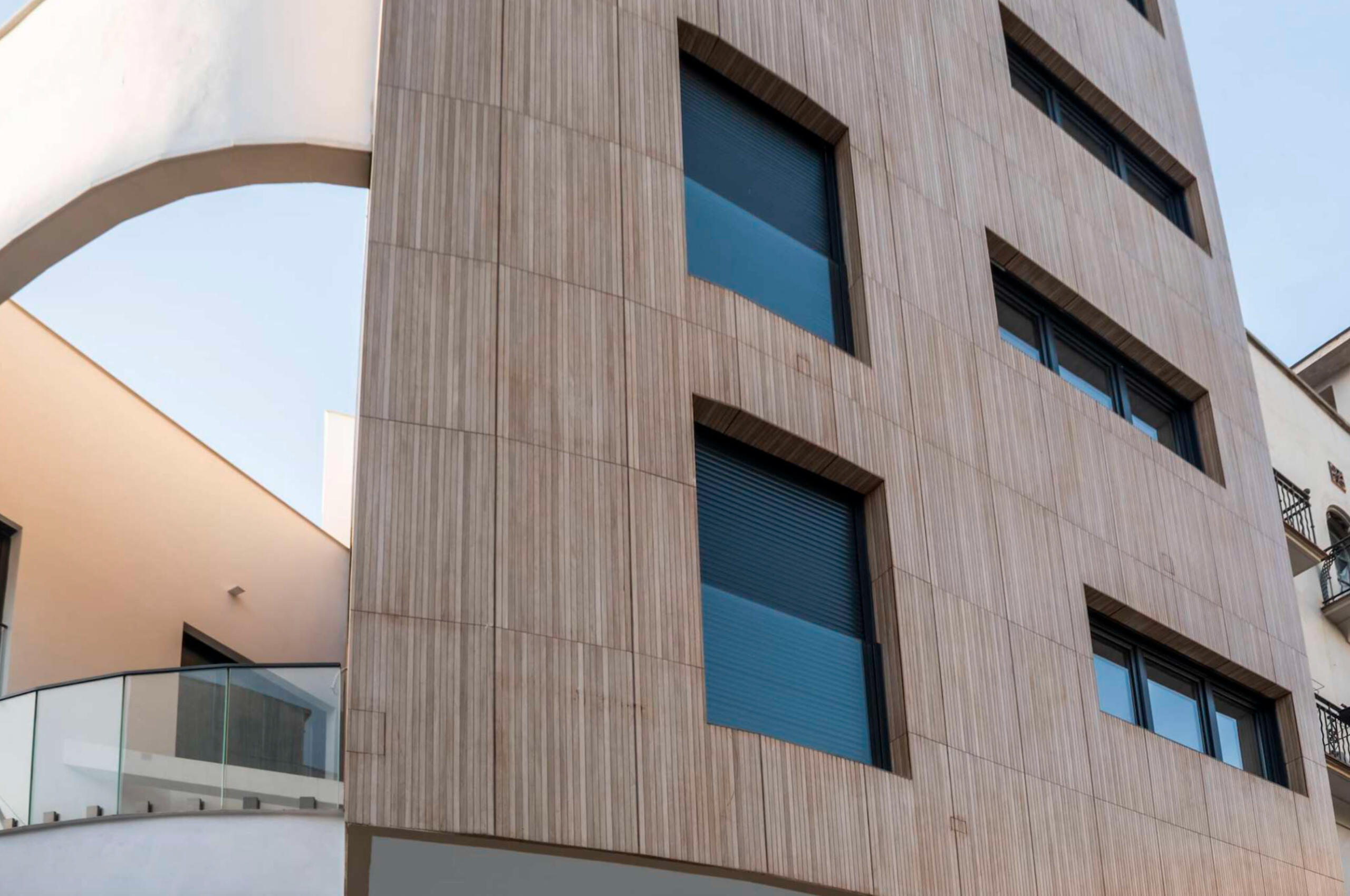Oliver II, Loiola — vidrio fabricado e instalado por Gridoma en Málaga